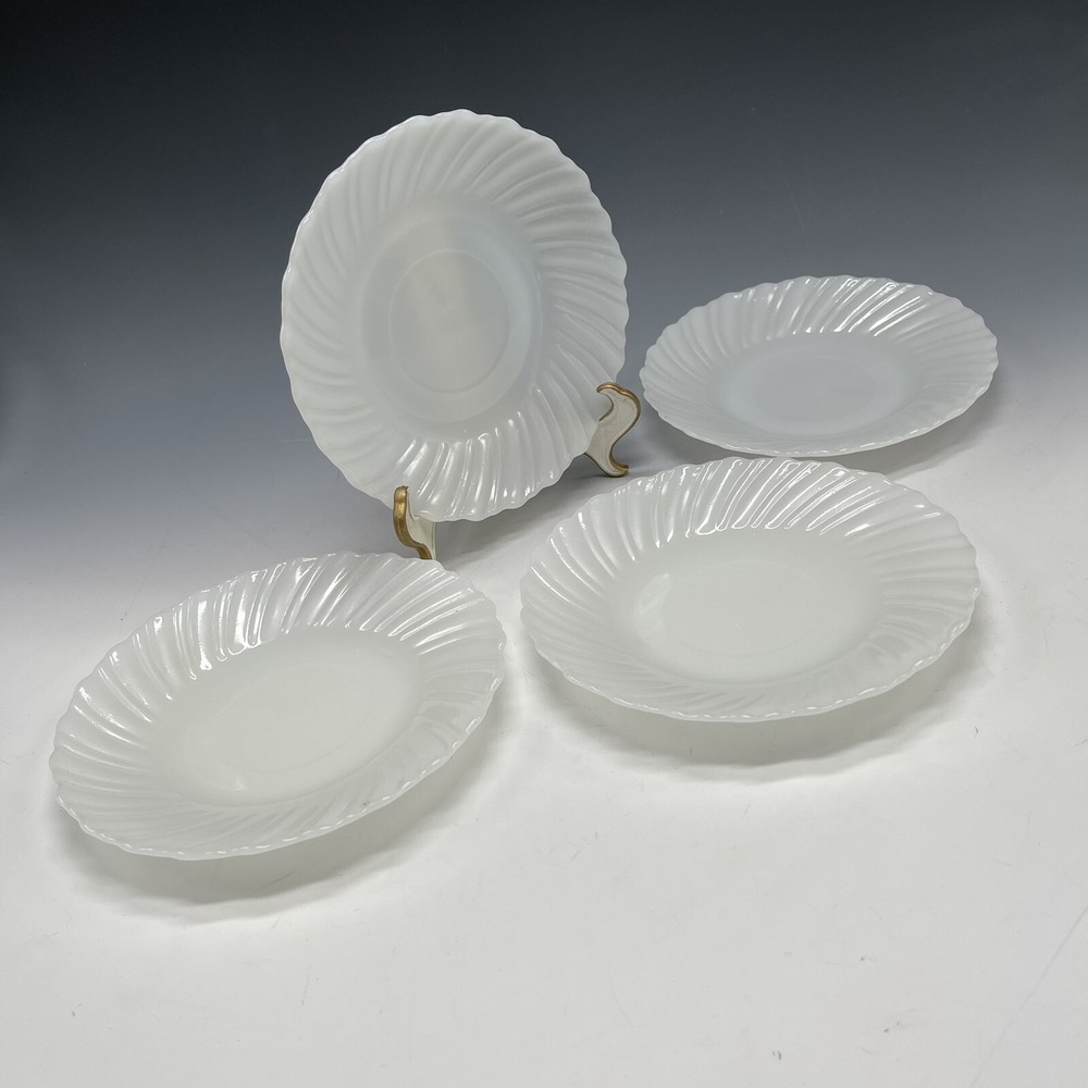 Vintage TERMOCRISA Bread Dessert Plates White Milk‎ Glass Saucers  5 3/4" Mexico